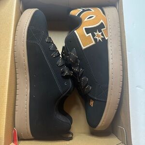 NIB DC Shoes Court Graffik Skateboard Shoes Size 11